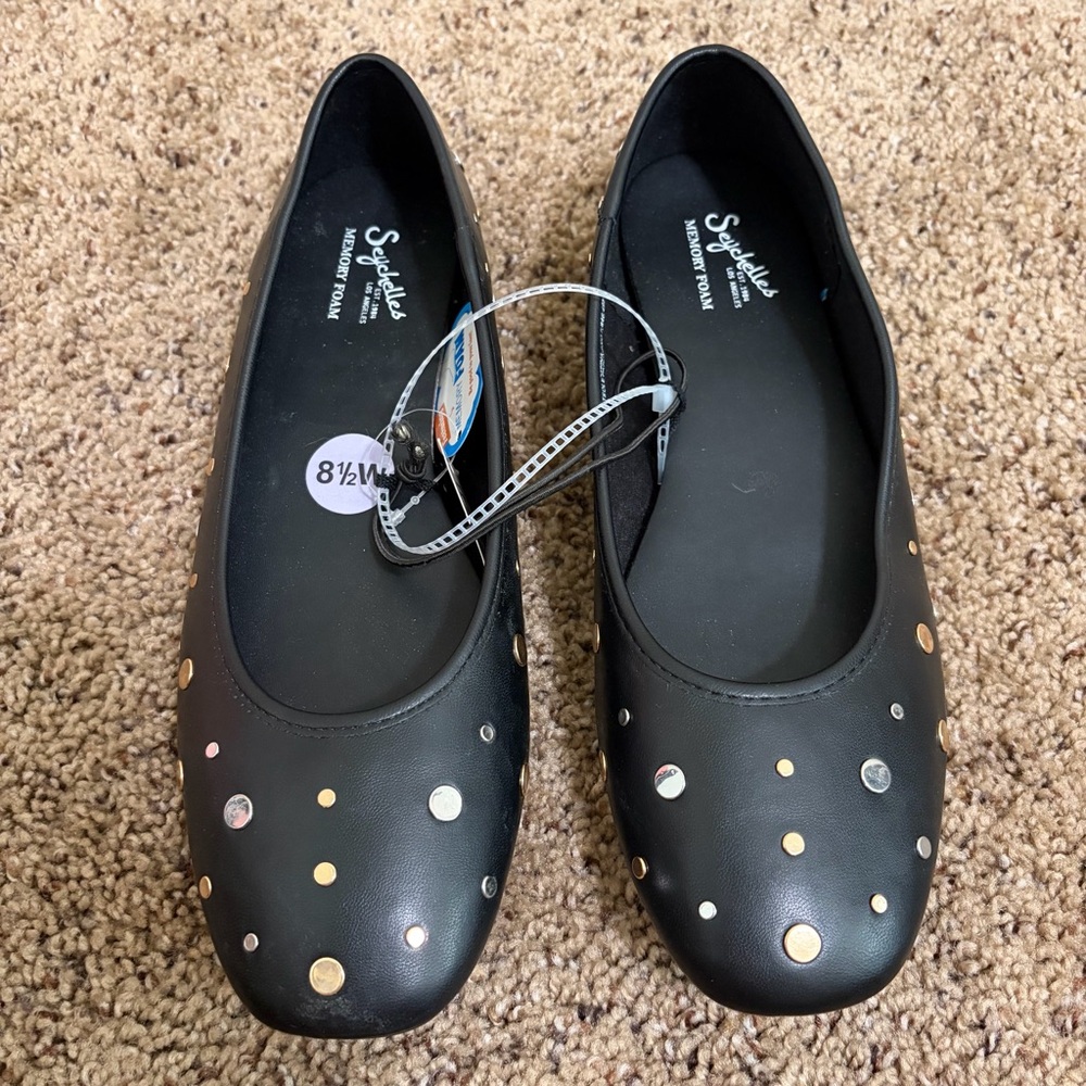 Seychelles Memory Foam Black Studded Jamie Flats Wide Width Size 8.5 NWT